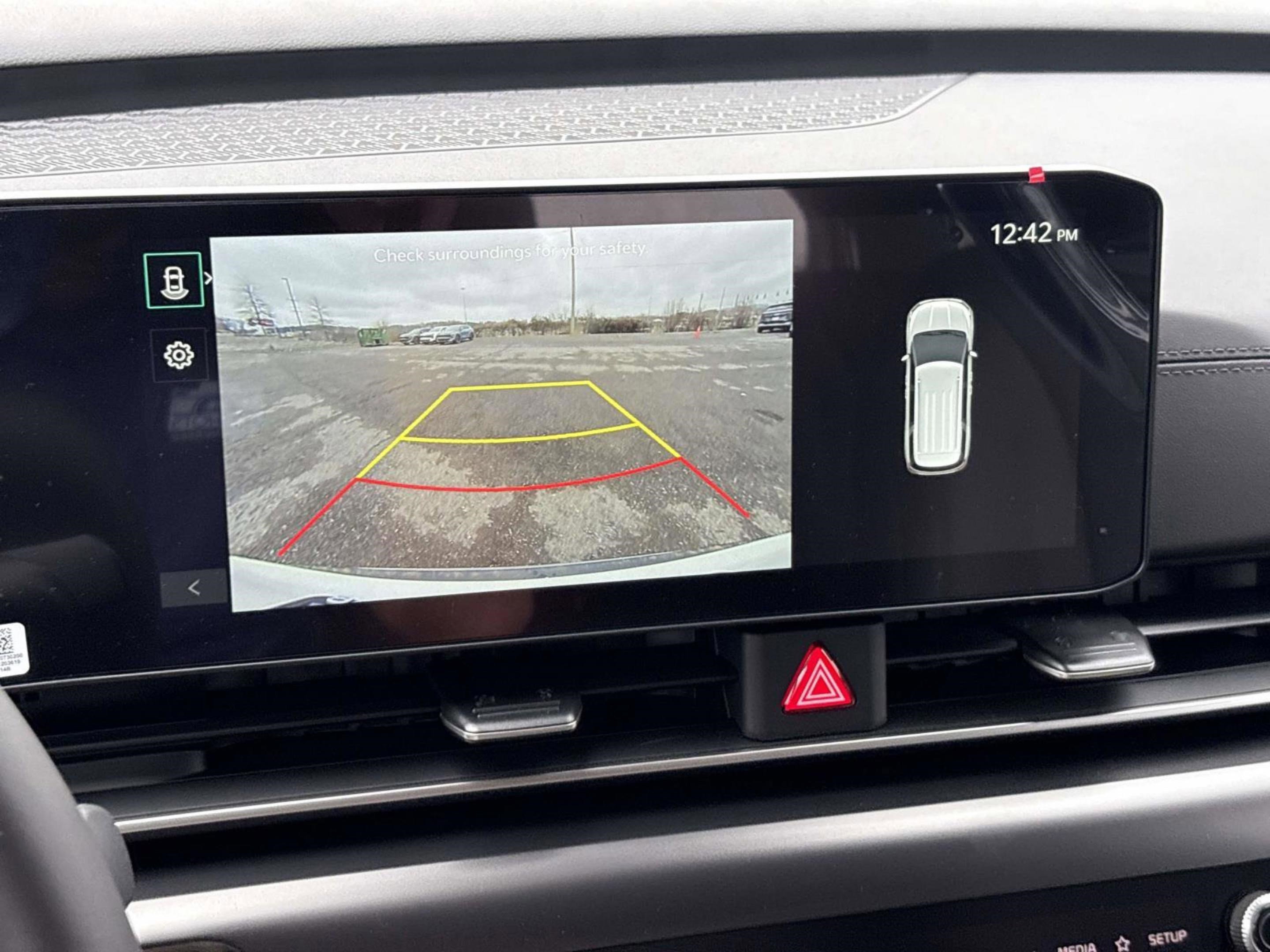 New 2026 Snow White Pearl Kia LXS image 25