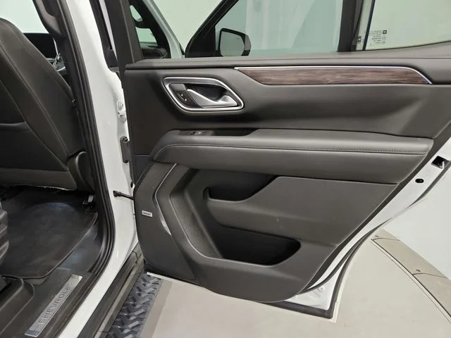 Used 2022 White Chevrolet Z71 image 43