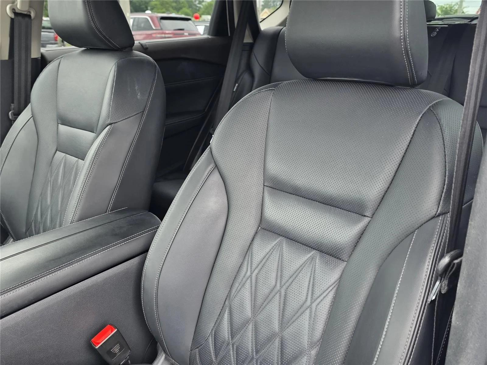Used 2023 Pearl White Tricoat Nissan Platinum image 22