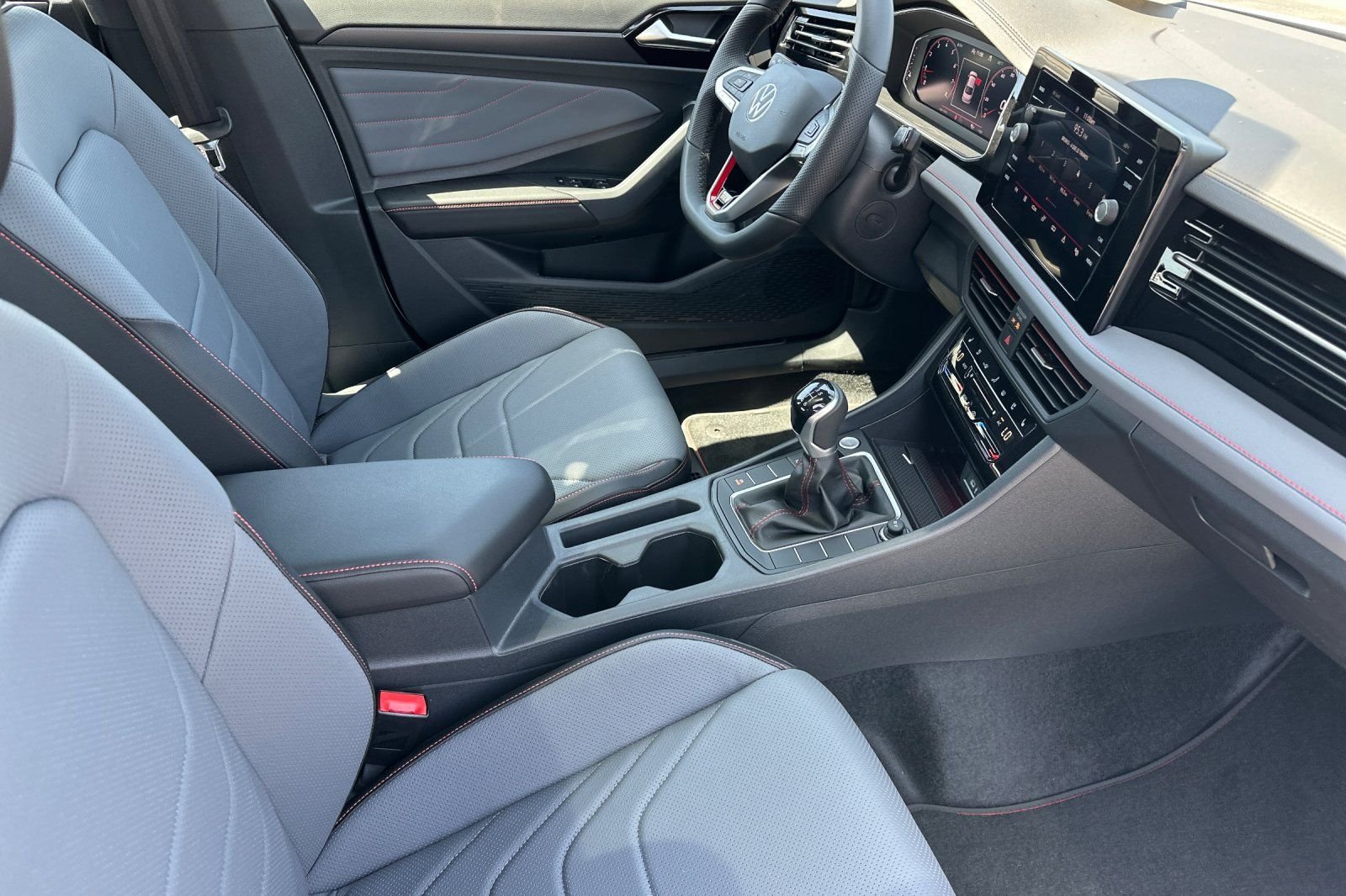 New 2026 Pure White Volkswagen 2.0T Autobahn image 15