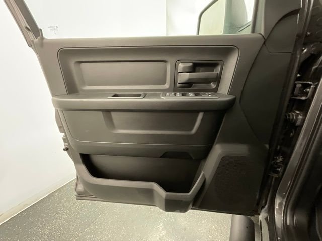 New 2026 Granite Crystal Metallic Clearcoat RAM Tradesman image 9