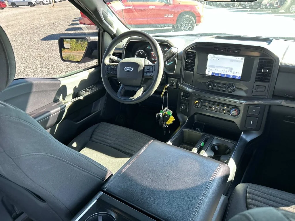 Used 2021 Silver Ford XL image 25
