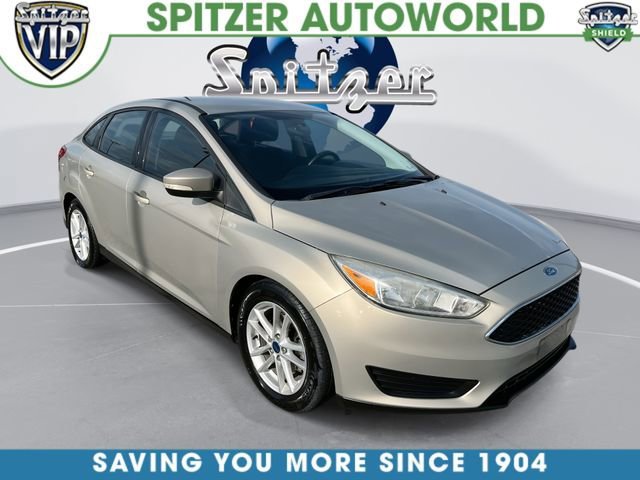 2016 Ford Focus Sedan SE's photo