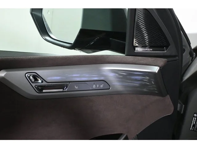 New 2027 Pine BMW 40 xDrive image 23