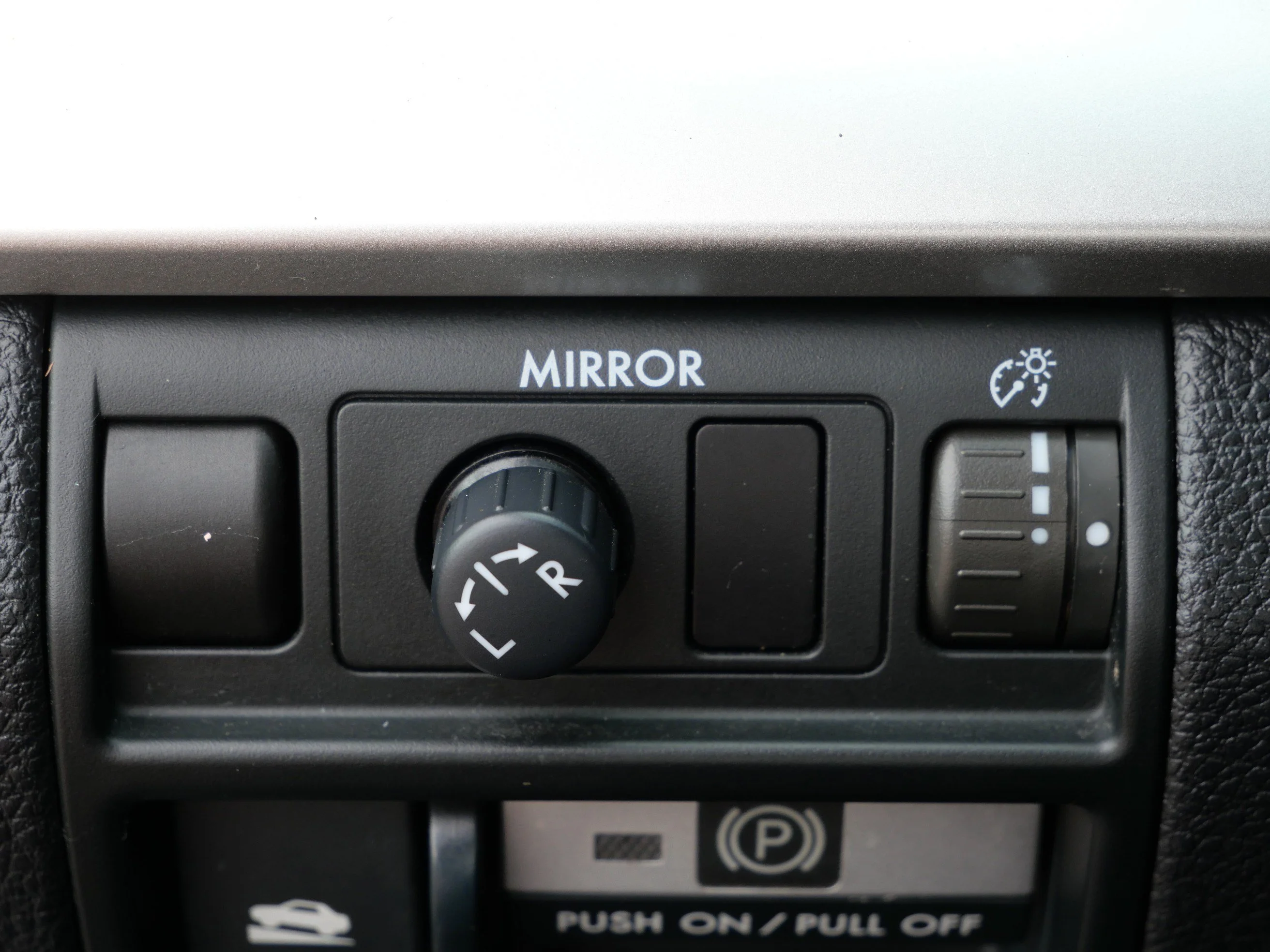 Used 2012 Ice Silver Metallic Subaru 2.5i Premium image 26