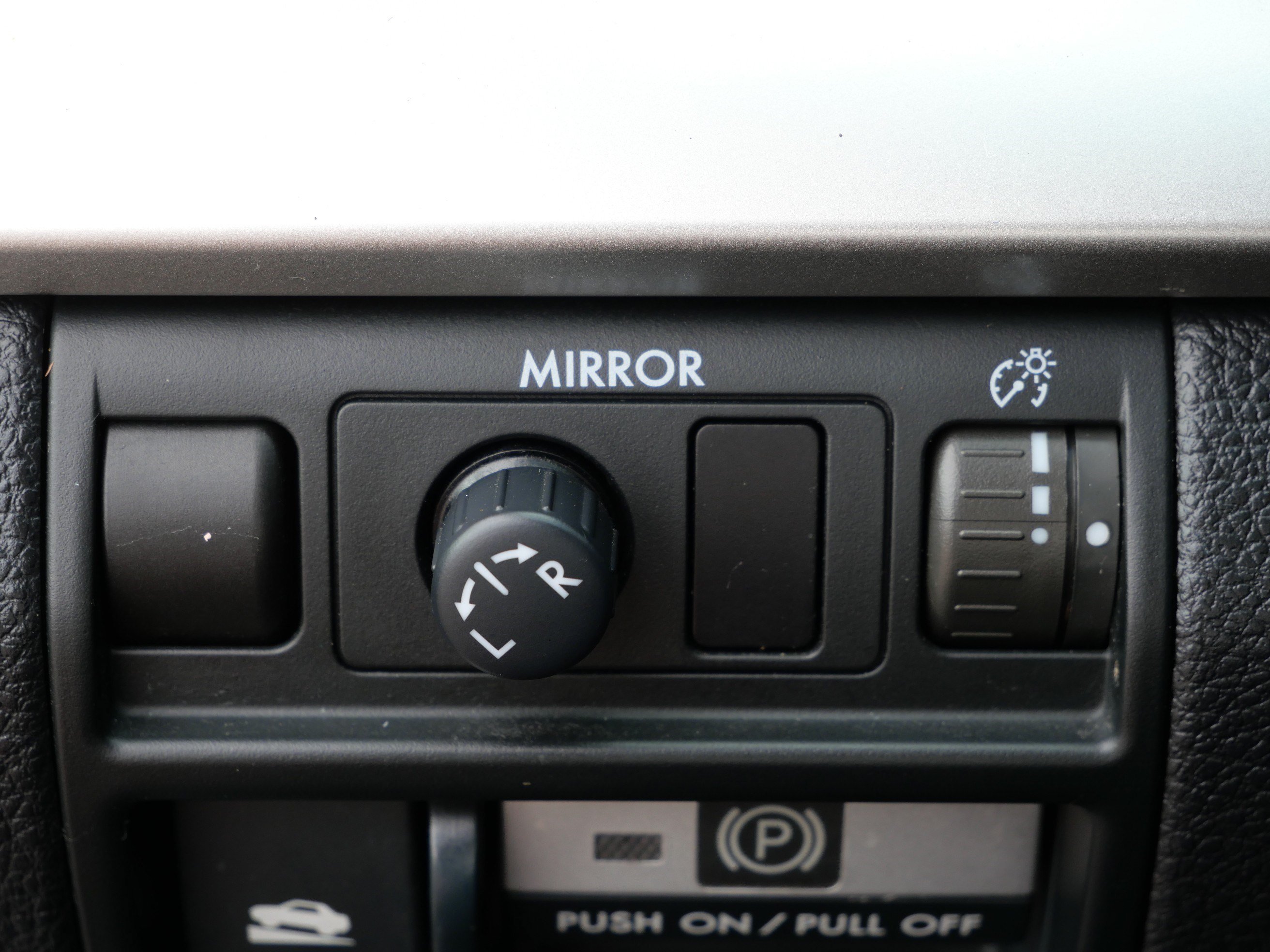 Used 2012 Ice Silver Metallic Subaru 2.5i Premium image 26