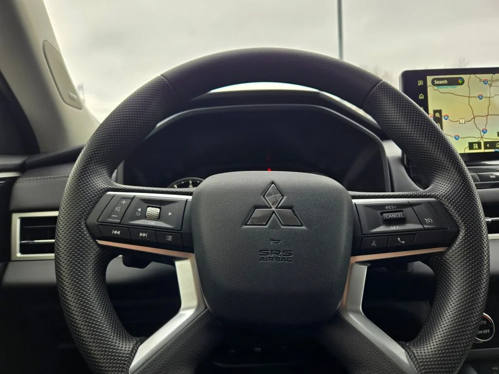 New 2026 White Mitsubishi ES image 27
