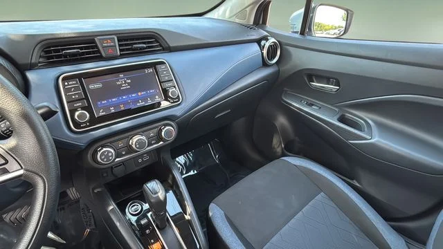 Used 2025 Silver Nissan 1.6 SV image 24