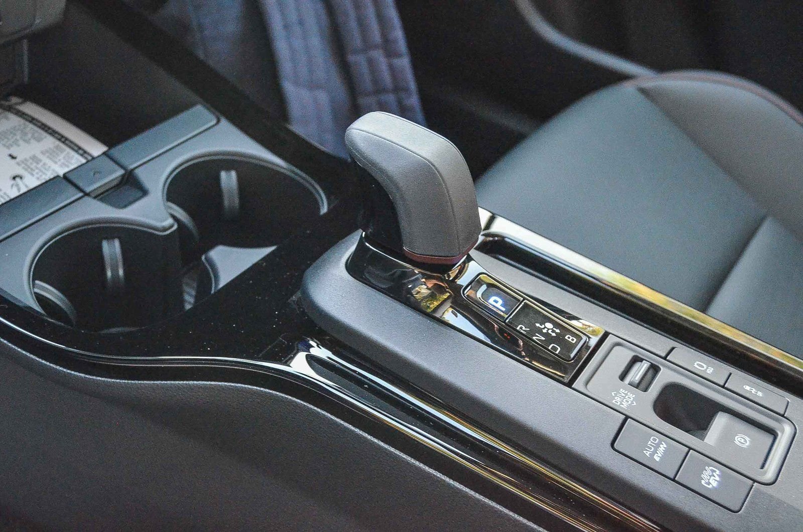 2026 Toyota Prius Plug-in Hybrid XSE - Photo 20