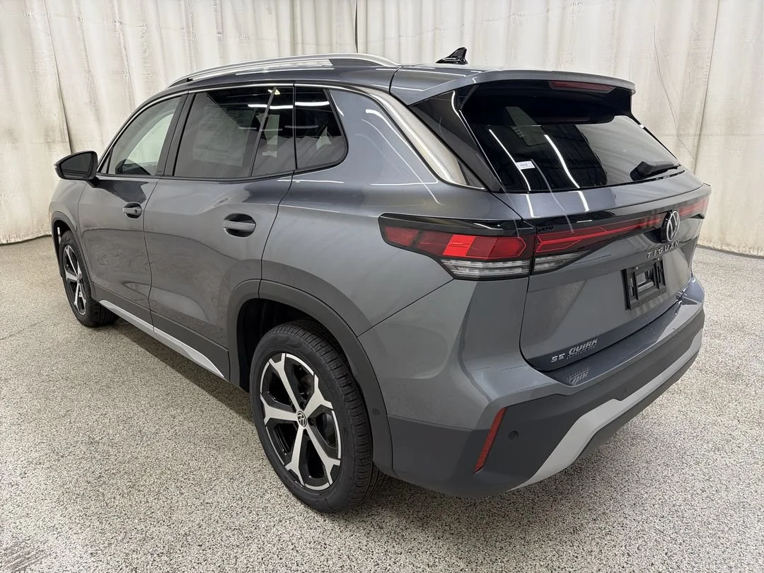 New 2026 Platinum Gray Metallic Volkswagen SE image 9