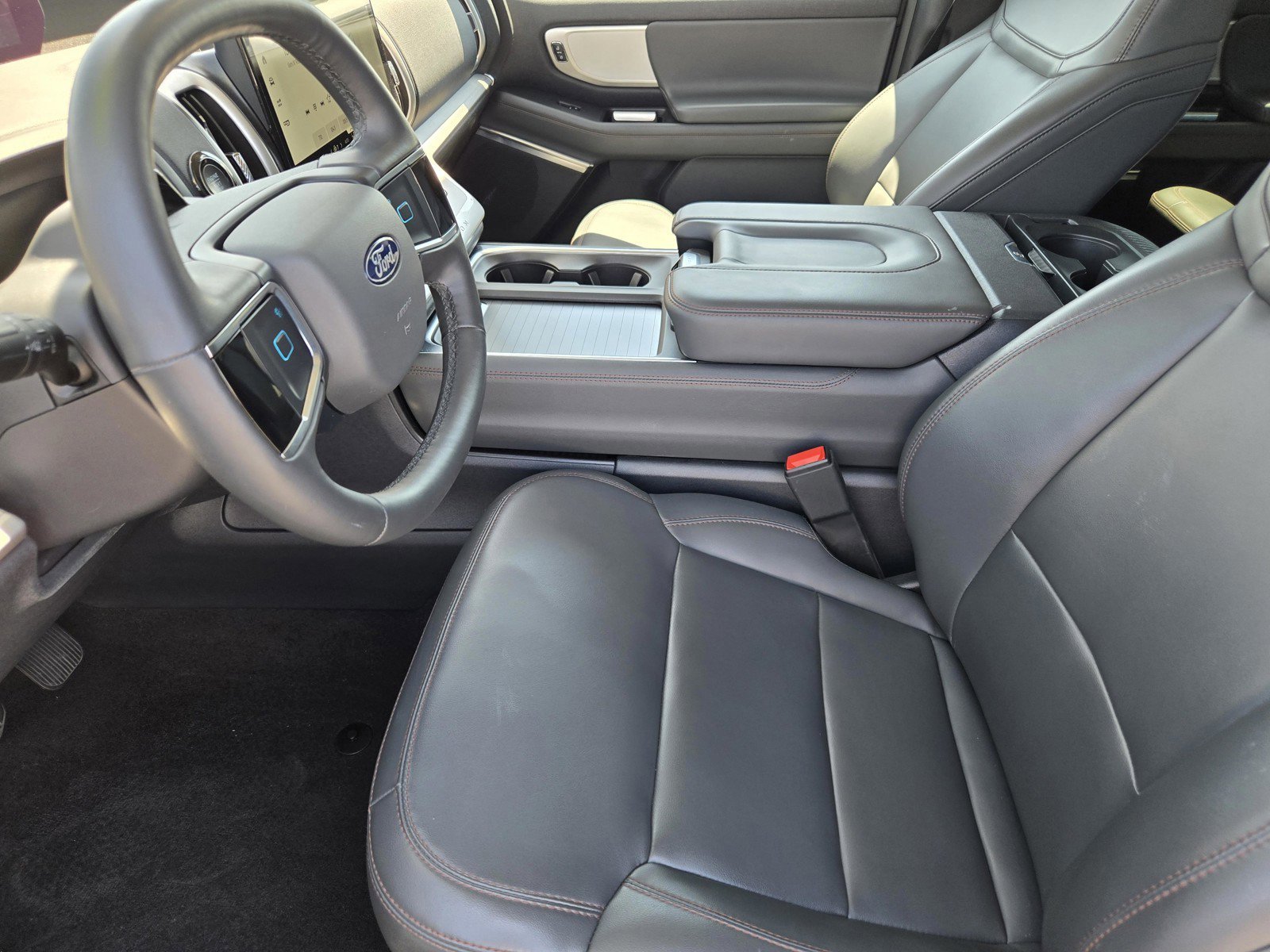 Used 2025 White Ford Active image 19