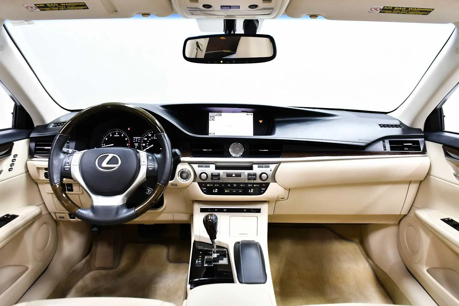 Used 2015 Starfire Pearl Lexus  image 18