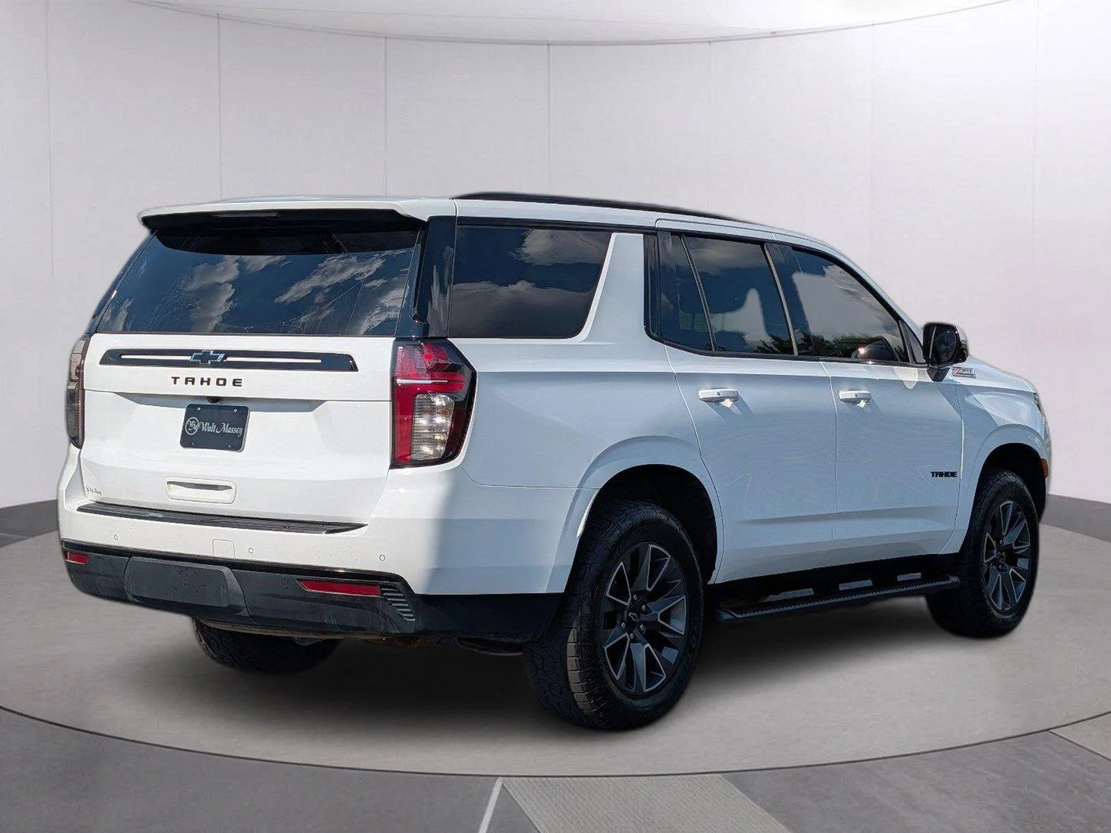 Used 2023 Summit White Chevrolet Z71 image 5