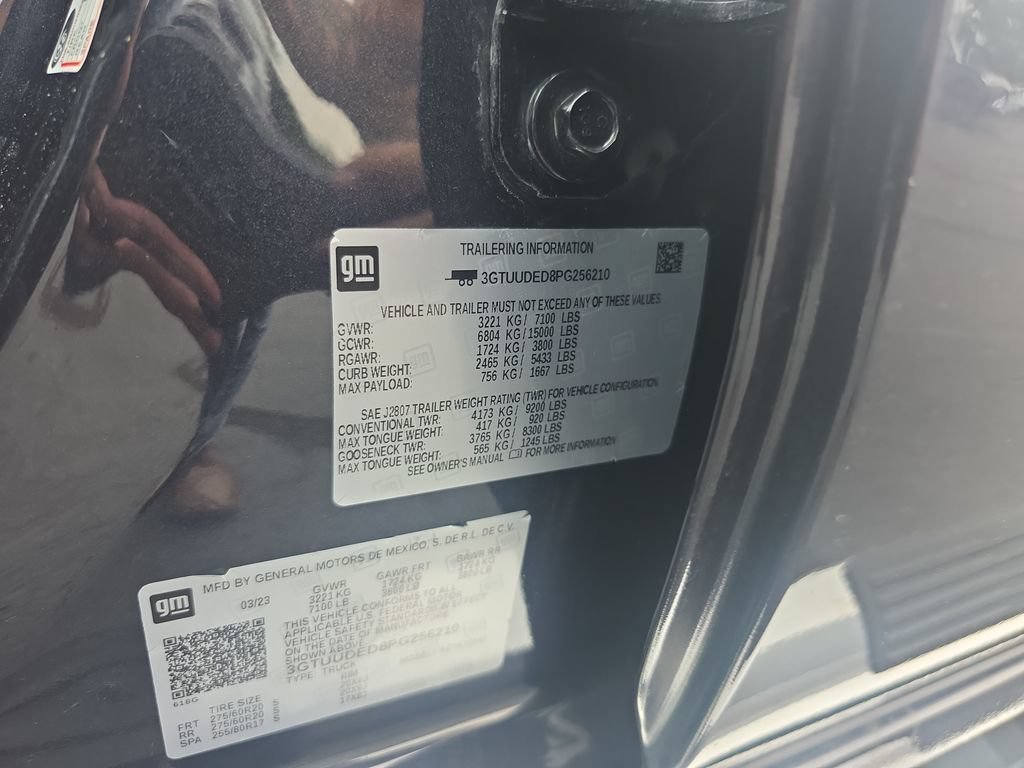 Certified Used 2023 Titanium Rush Metallic GMC SLT image 28