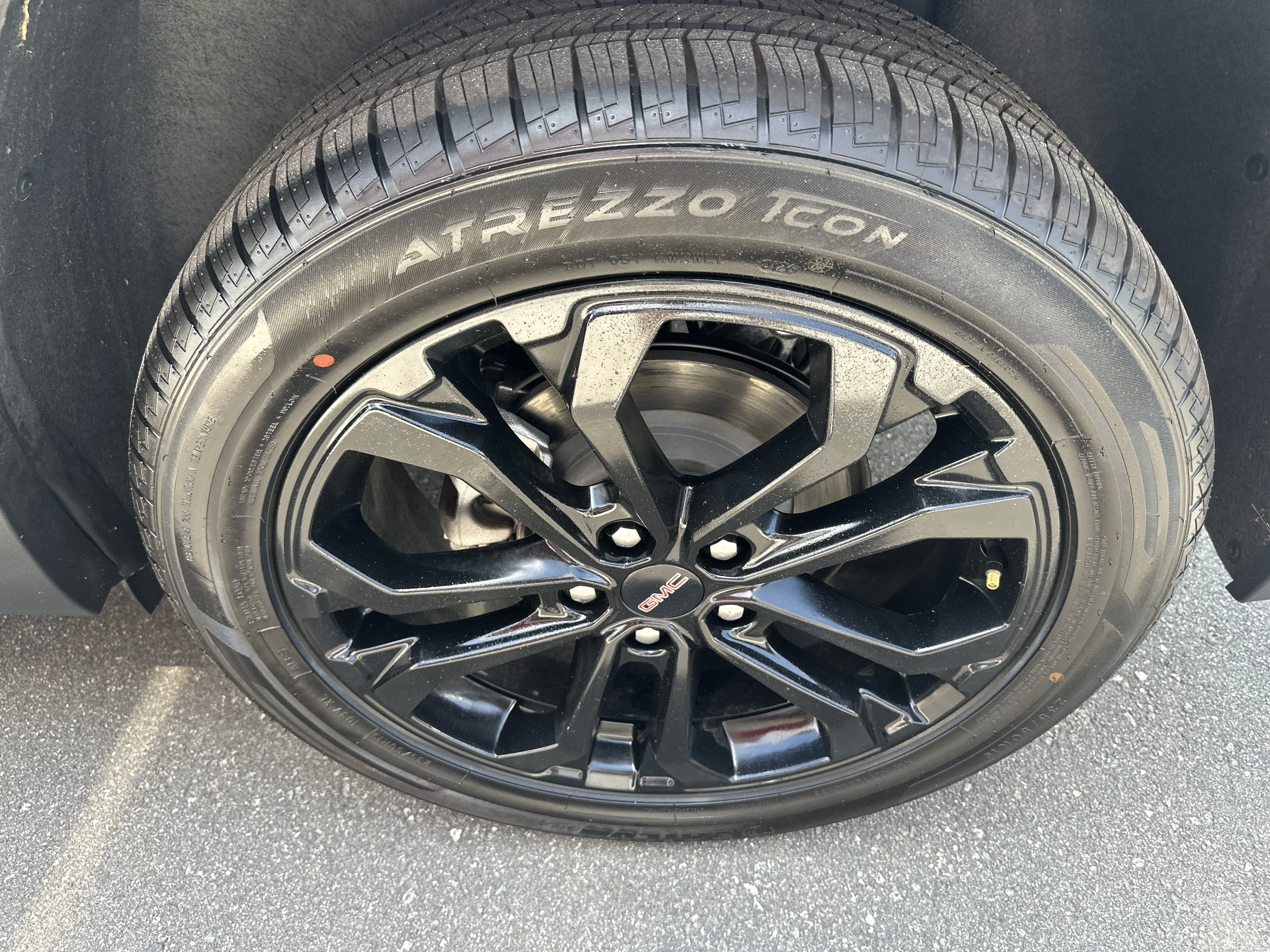 Used 2022 Quicksilver Metallic GMC SLE image 33