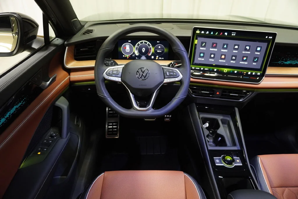 New 2026  Volkswagen SEL R-Line Turbo image 12