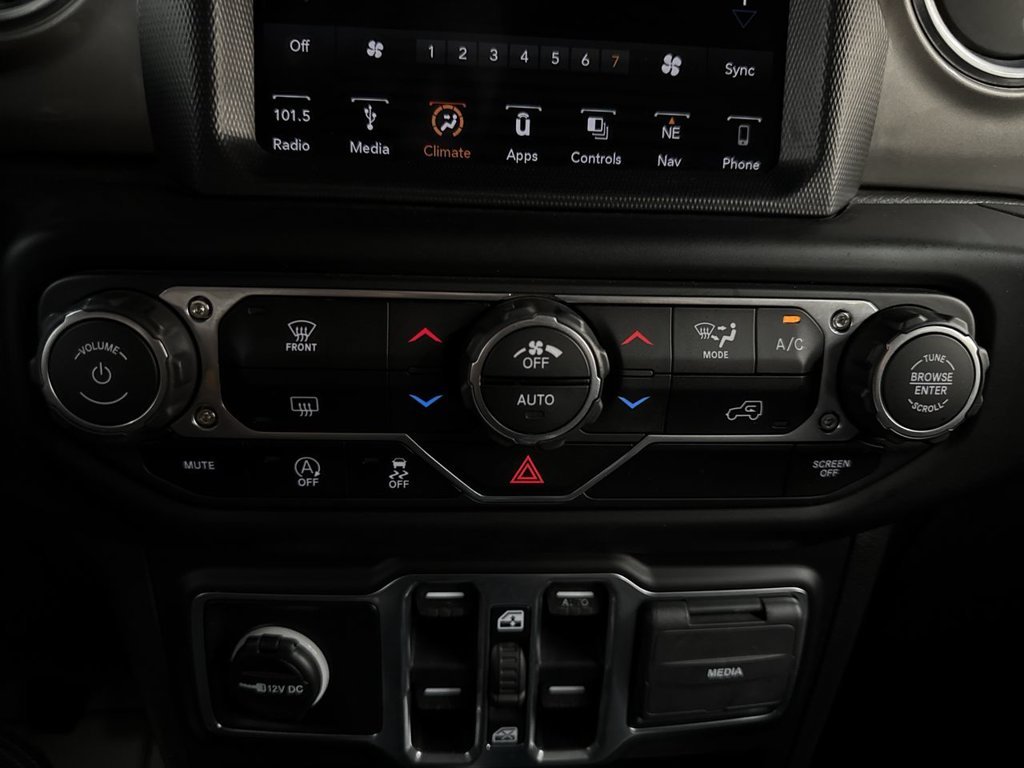 Used 2018 Gray Clearcoat Jeep Unlimited Sahara image 25