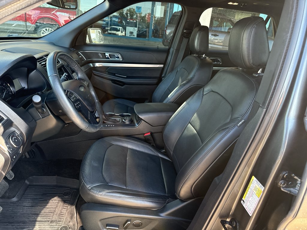 Used 2018 Magnetic Metallic Ford XLT image 12