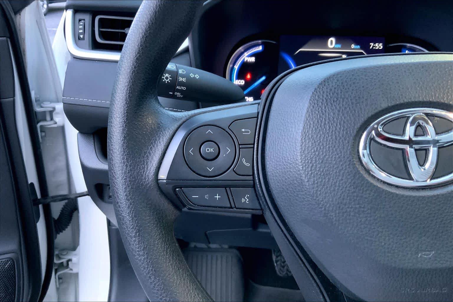 Used 2024 Ice Cap Toyota Hybrid XLE image 21