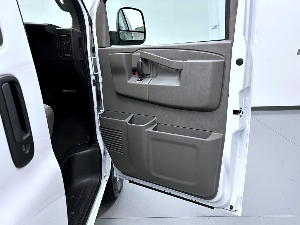Used 2024 Summit White Chevrolet 1LT image 16