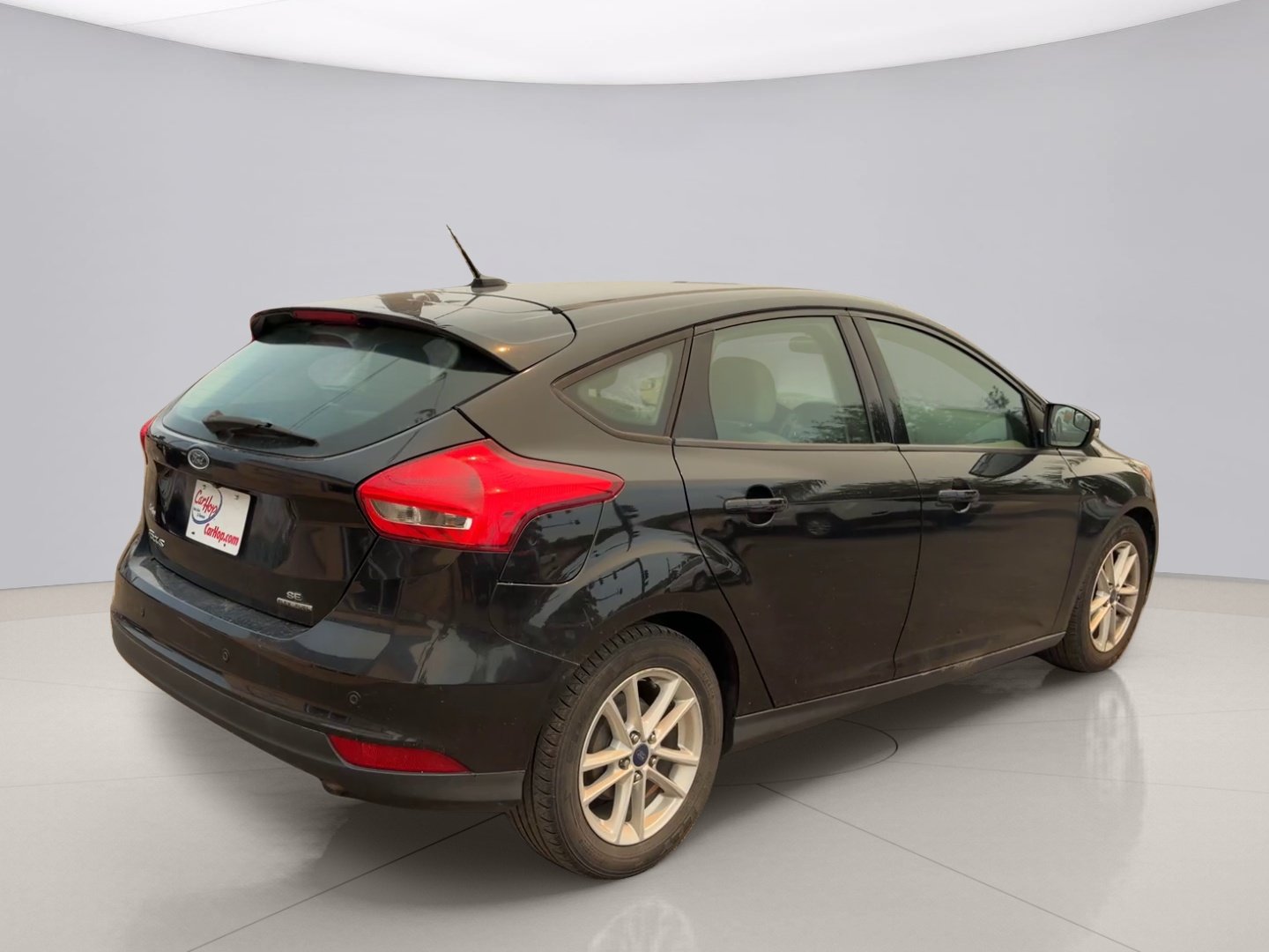 Used 2015 Gray Ford SE HATCHBA image 5