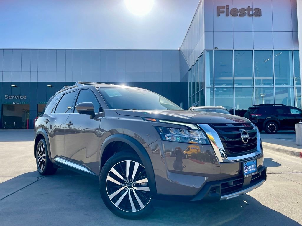 Used 2024  Nissan Platinum image 1