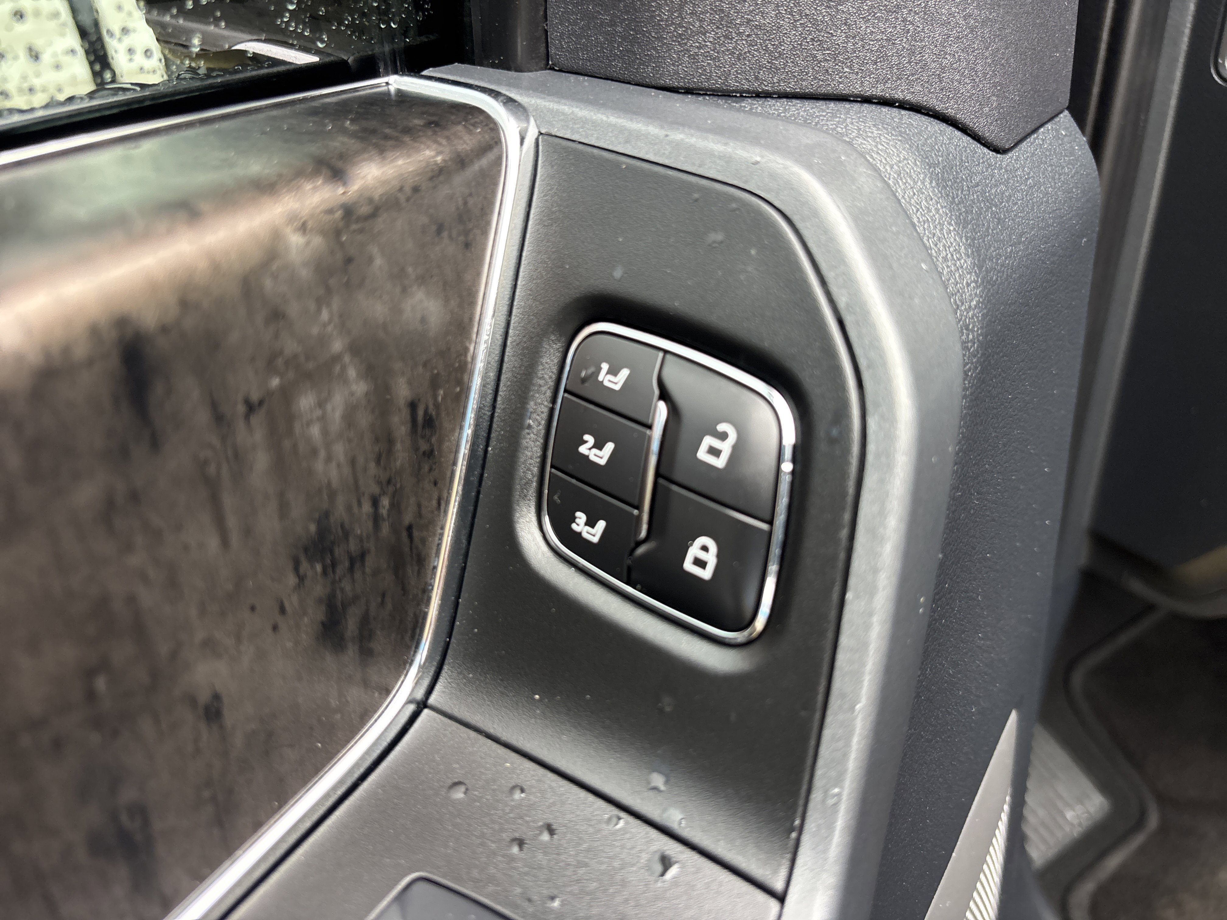 Used 2023  Ford XL image 29