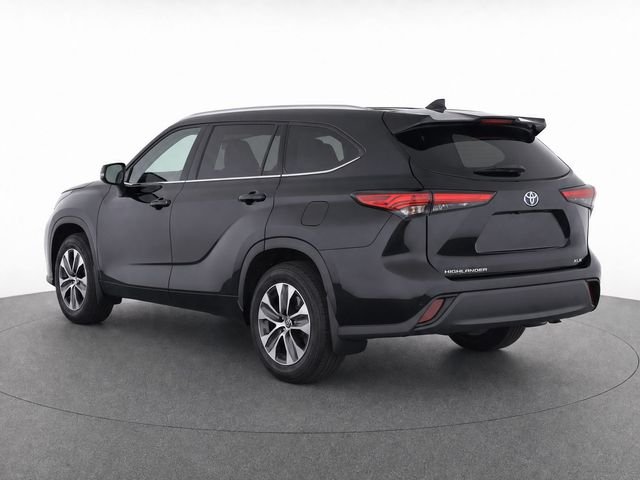 Used 2022 Black Toyota XLE image 3