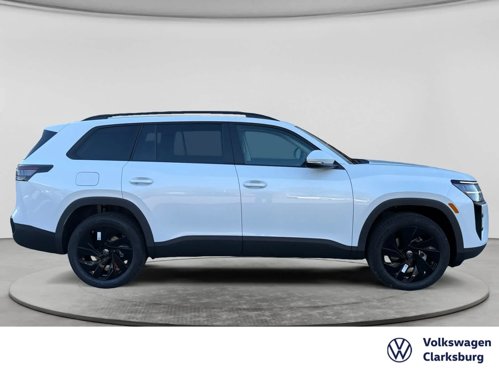 New 2027 Opal White Pearl Volkswagen SE w/Technology image 4