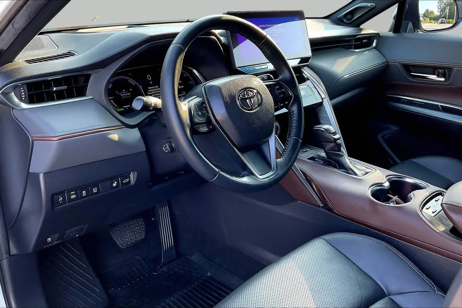 Used 2023 Wind Chill Pearl Toyota Limited image 17