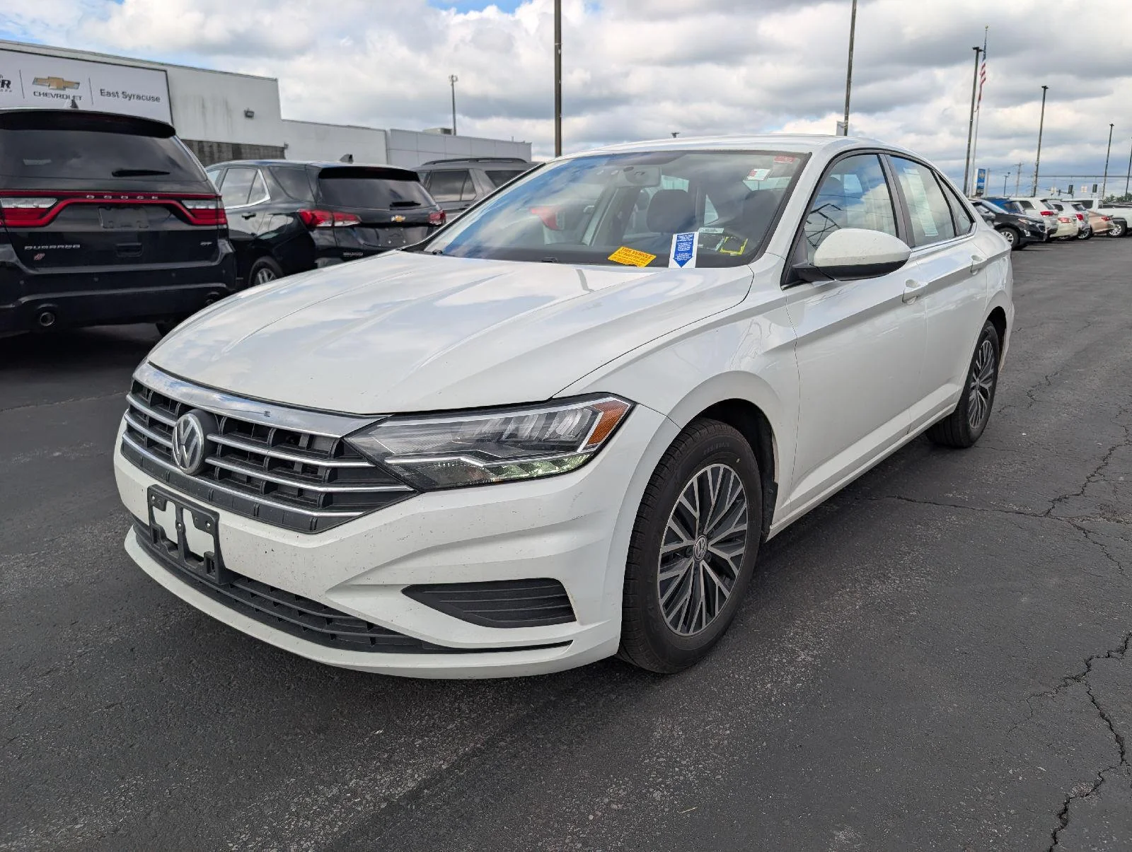 Used 2021  Volkswagen S image 4