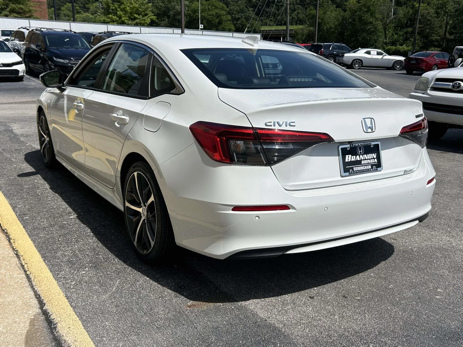 Used 2024 White Honda Touring CVT image 3