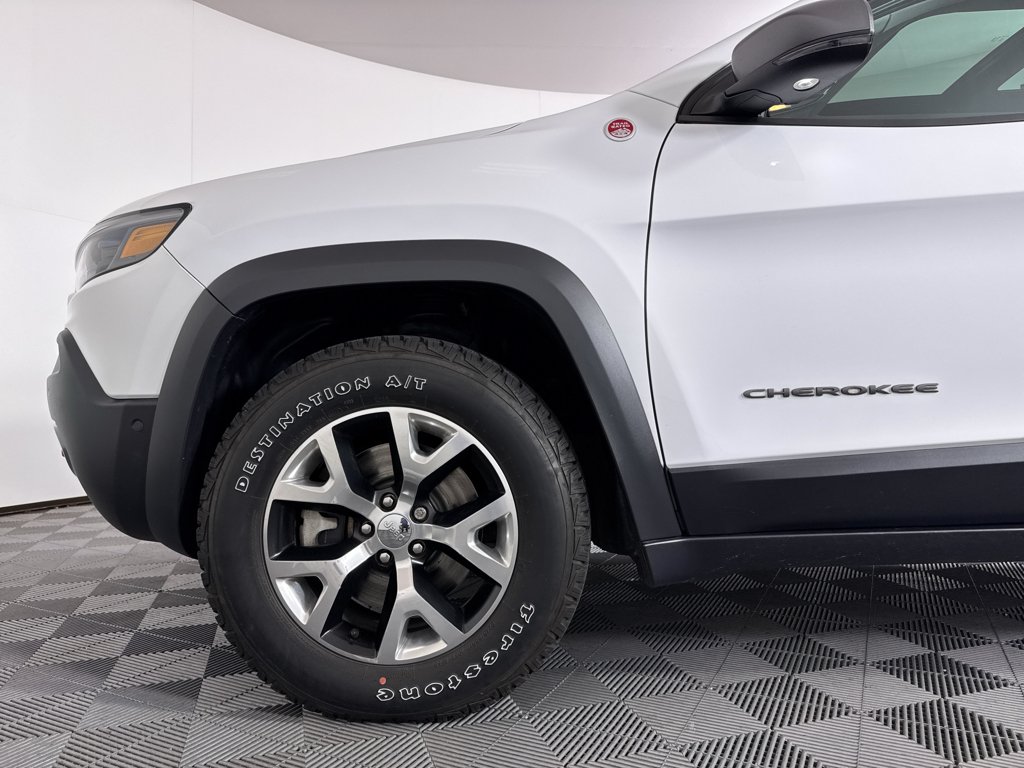 Used 2019 Bright White Clearcoat Jeep Trailhawk Elite image 21