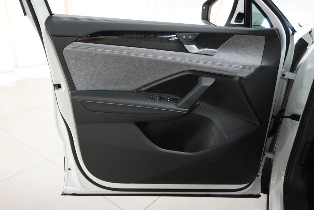 New 2026 Pure White Volkswagen 2.0T S image 24