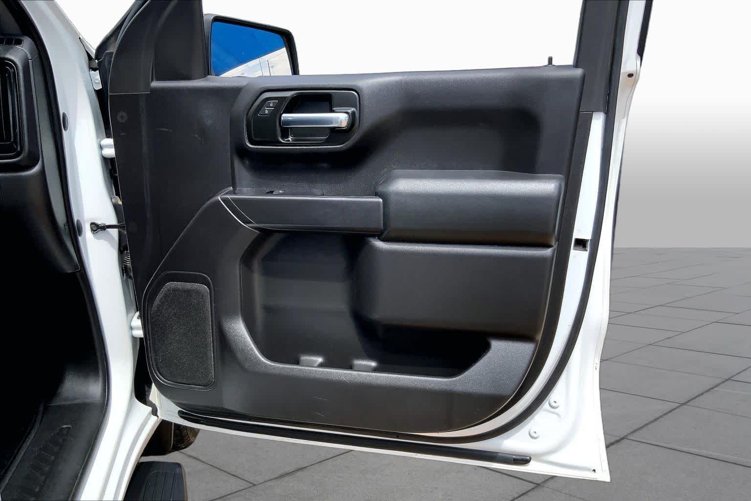 Used 2020 Summit White Chevrolet Custom image 21