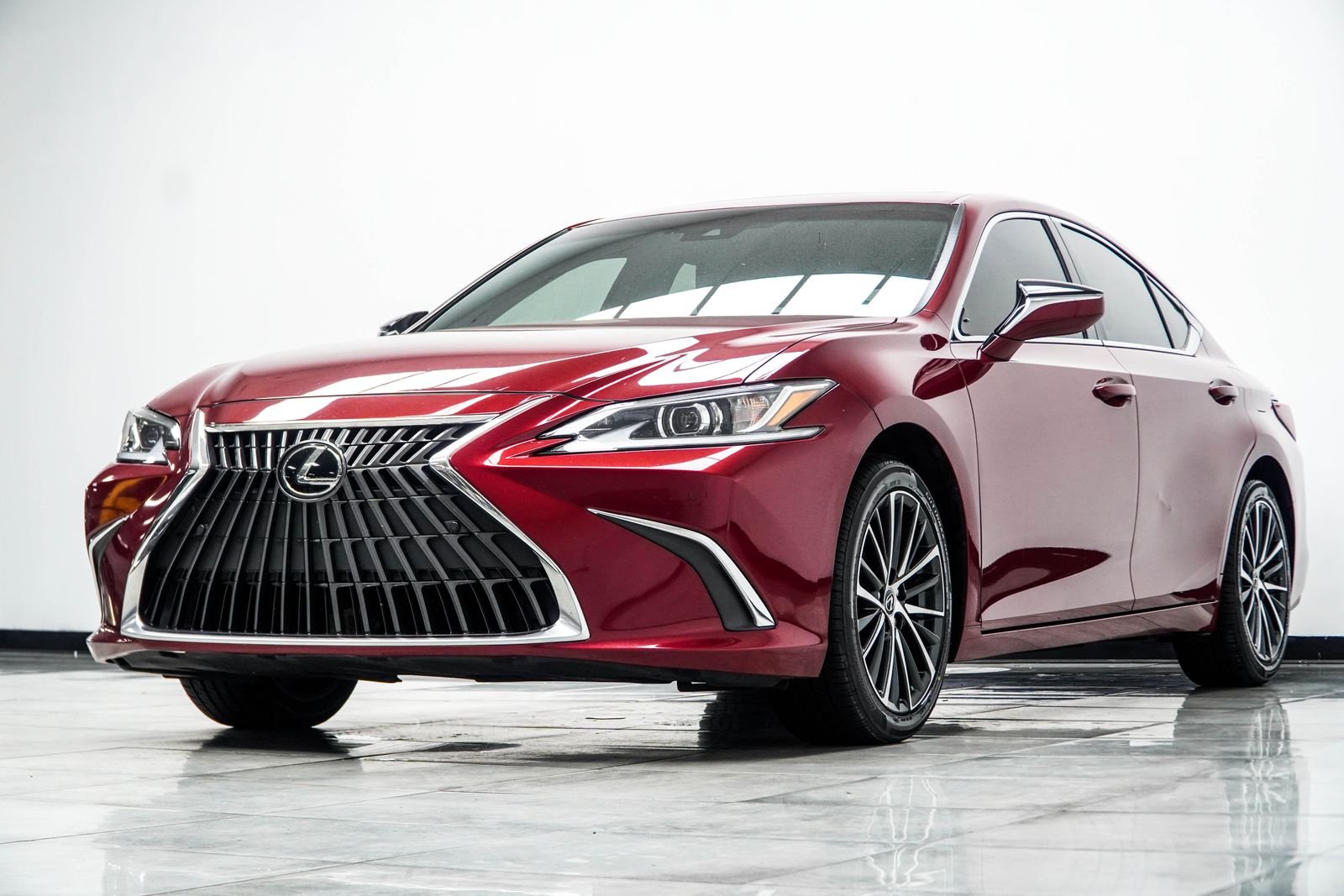 Used 2025 Red Lexus 350 image 9