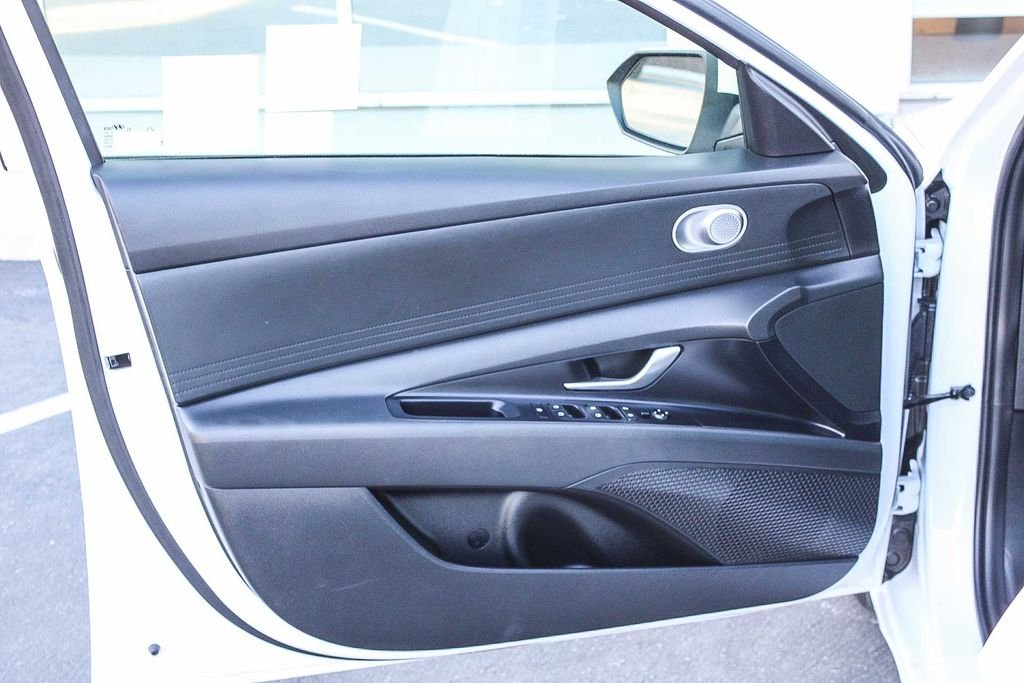 Certified Used 2025 White Hyundai SE image 23