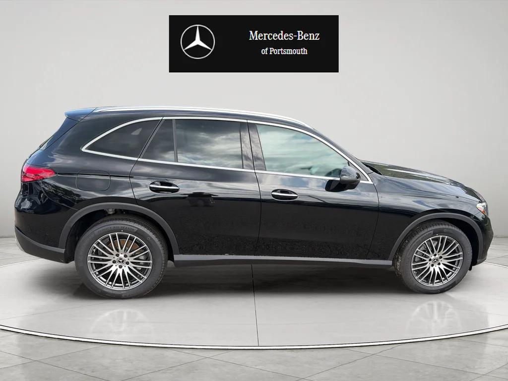 New 2026 Black Mercedes-Benz GLC 300 image 6