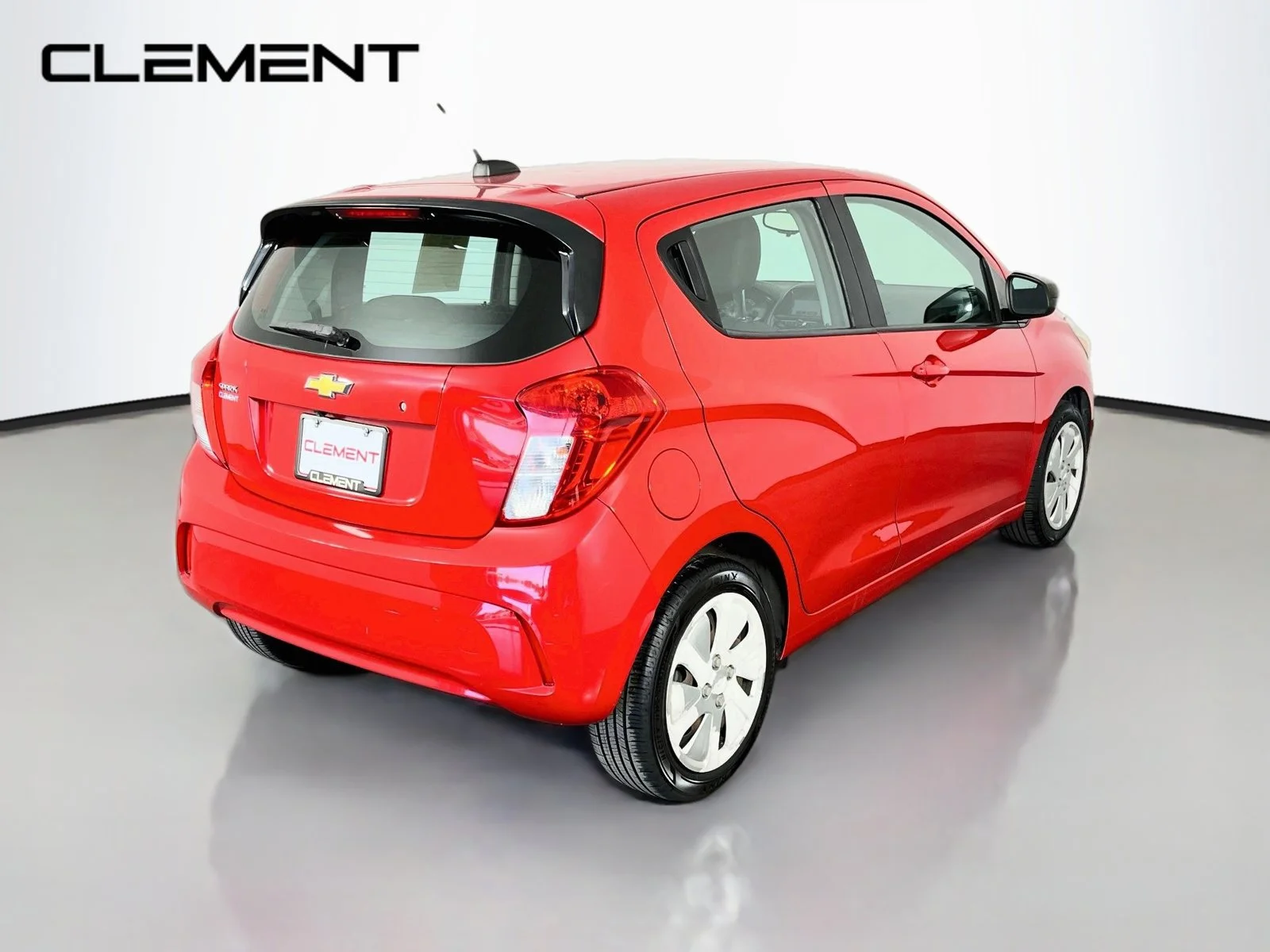 Used 2017 Red Chevrolet LS image 7