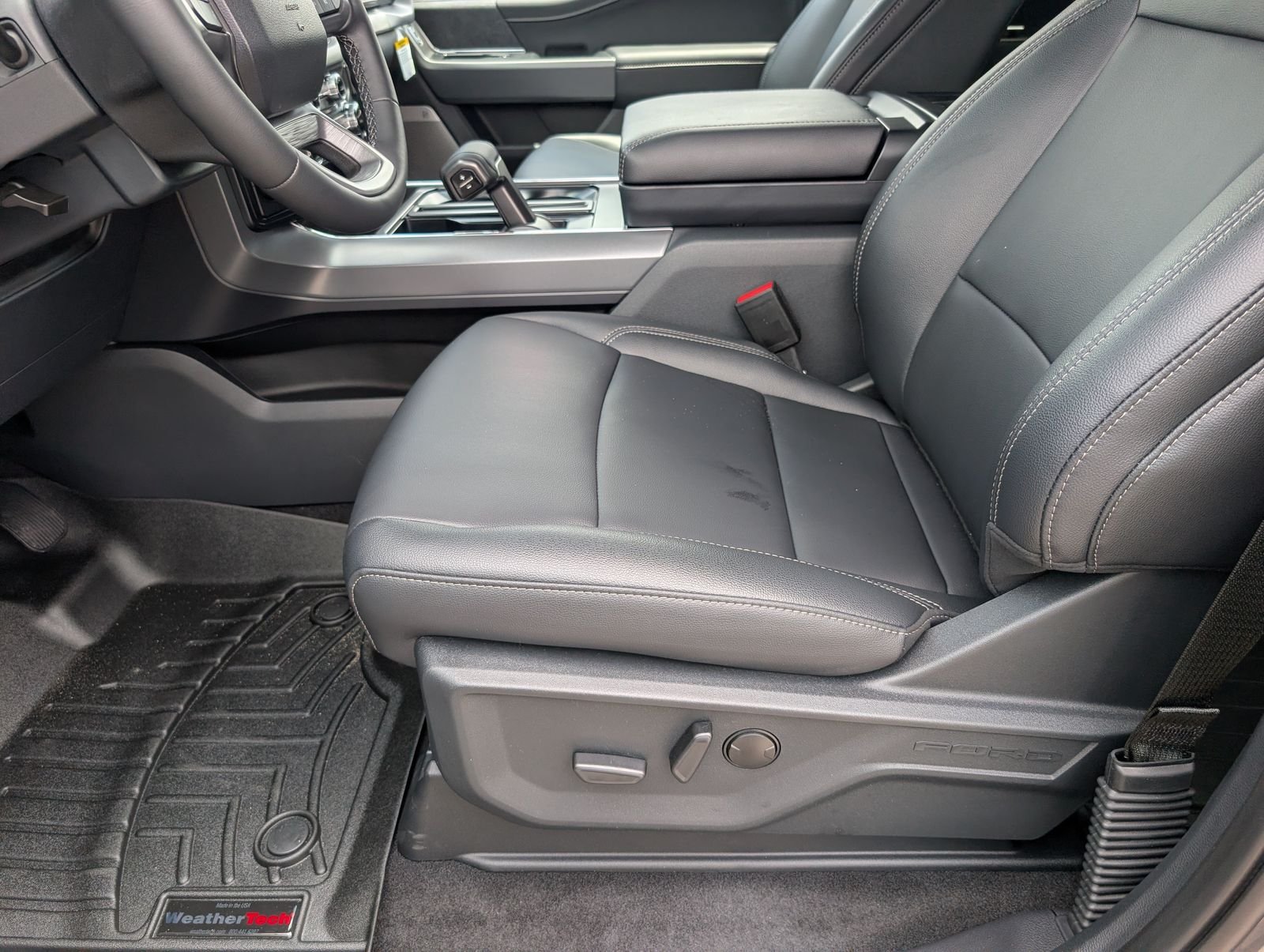 New 2026 Carbonized Gray Metallic Ford XLT image 14