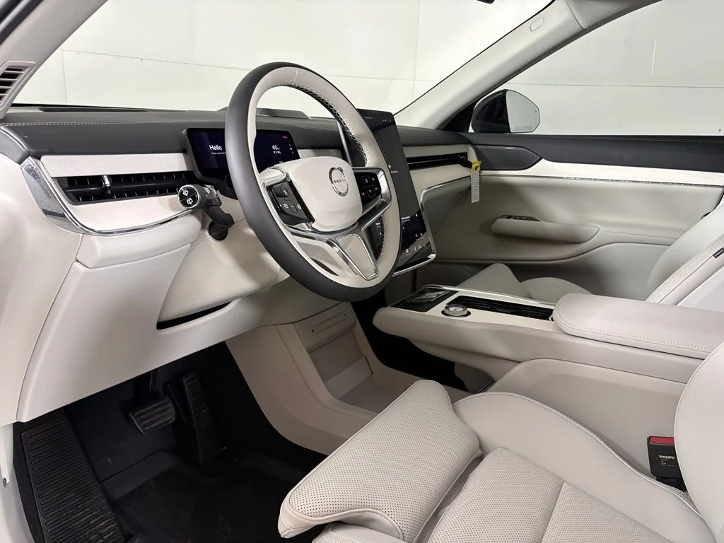 New 2026 Crystal White Volvo Plus image 22