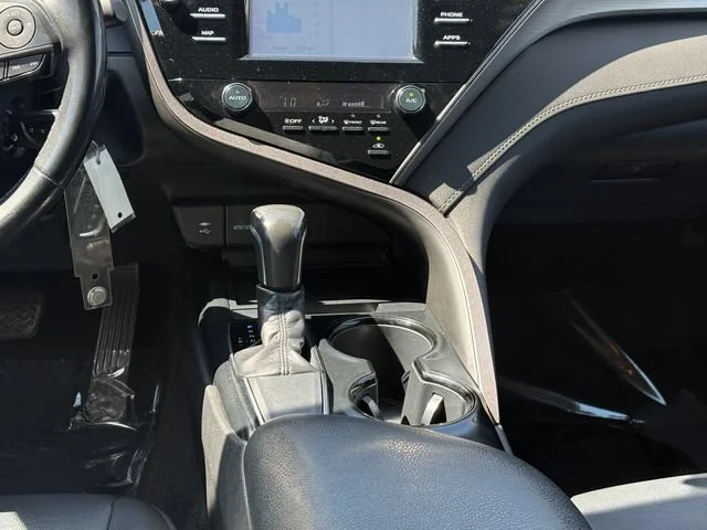 Used 2019 White Toyota SE image 17