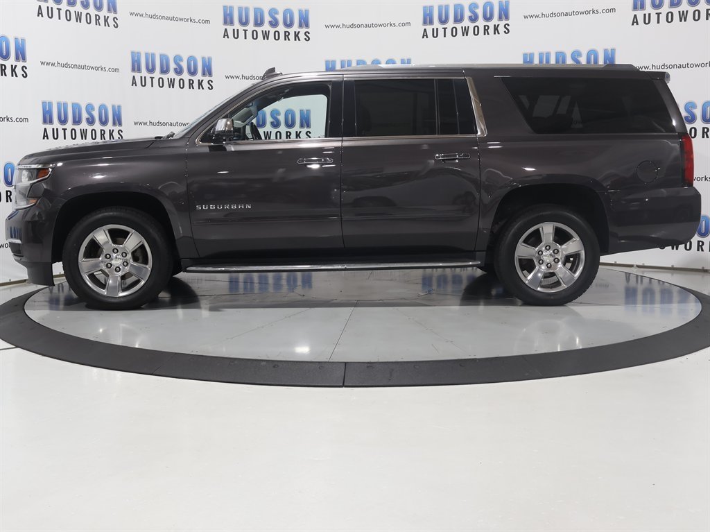 2018 Chevrolet Suburban Premier photo 2