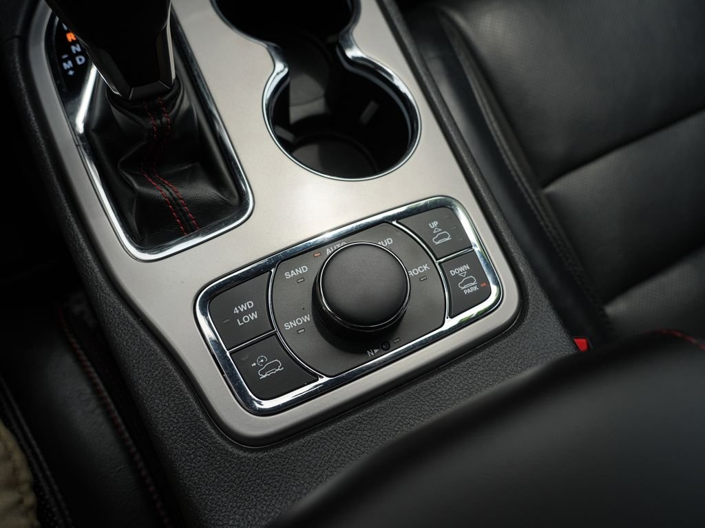 Used 2021 Gray Jeep Trailhawk image 29