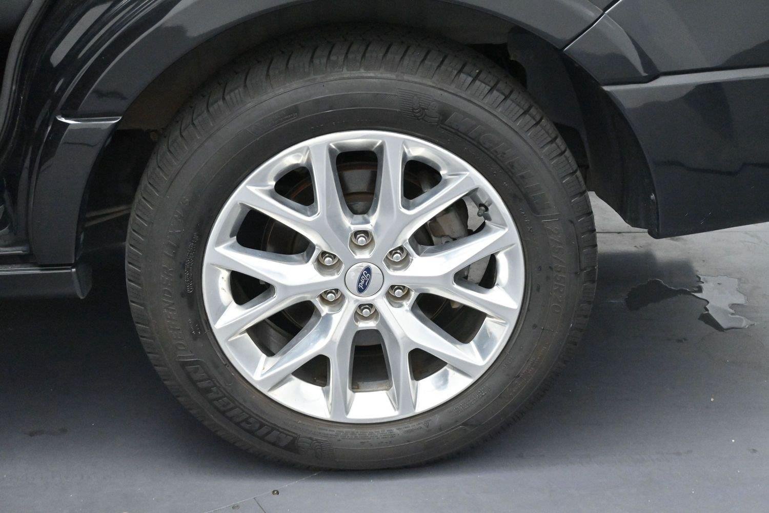 Used 2015 Tuxedo Black Metallic Ford Limited image 42