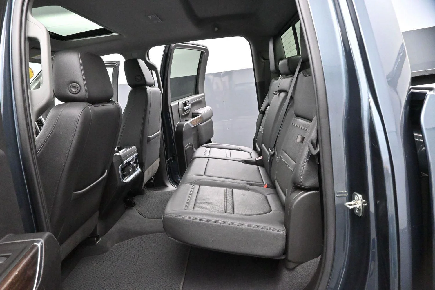 Used 2020 Dark Sky Metallic GMC Denali image 30