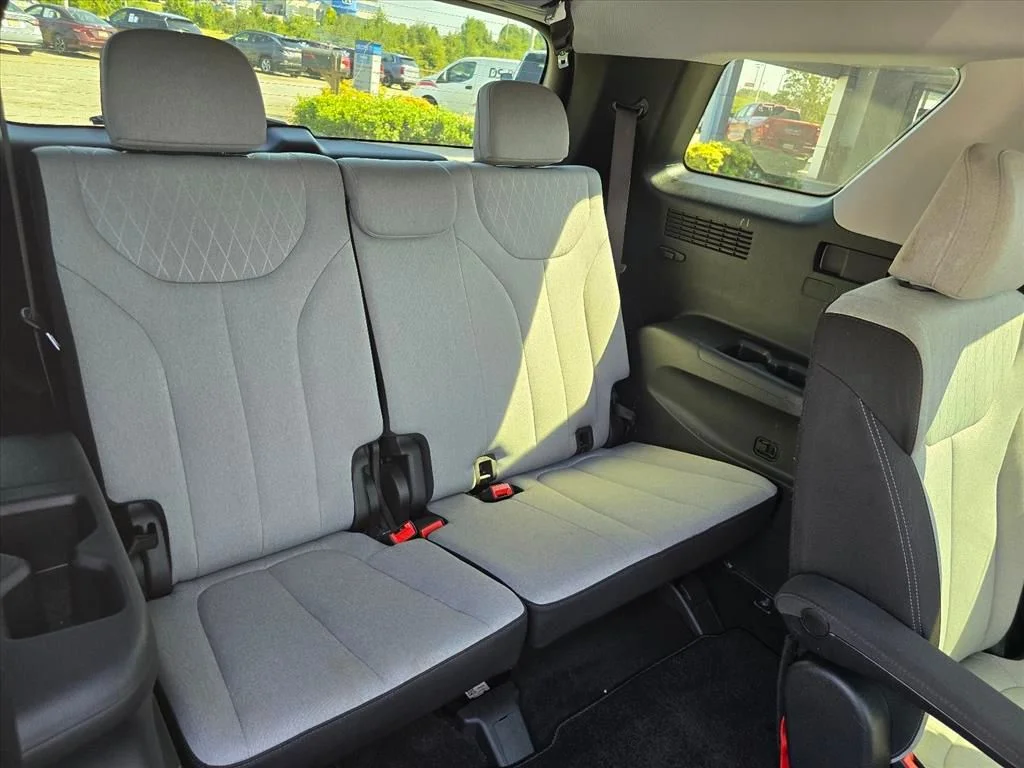 Used 2021 Gray Hyundai SEL image 13