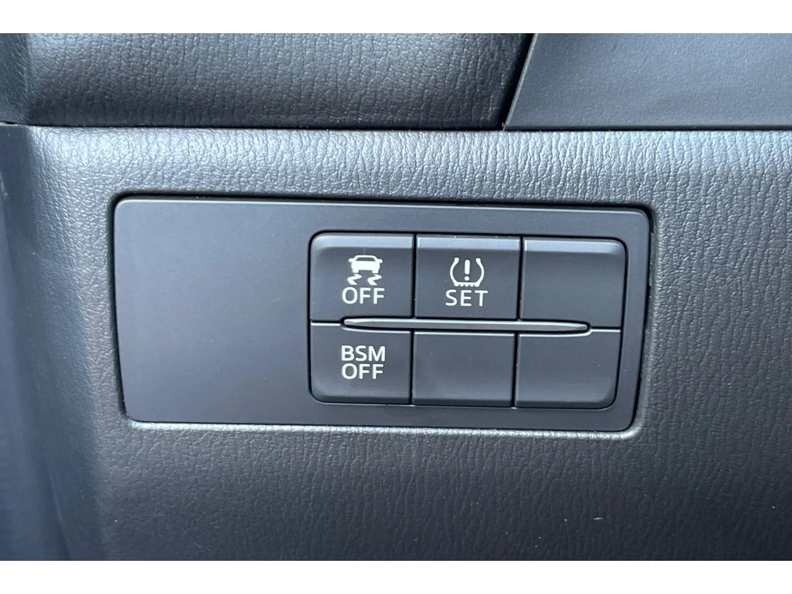 Used 2016 Titanium Flash Mica Mazda i Touring image 40