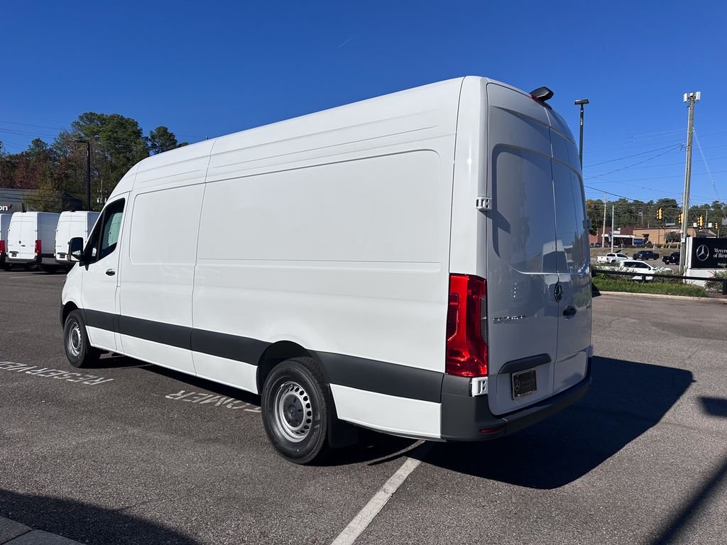 New 2026 Arctic White Mercedes-Benz Cargo 170 WB image 8