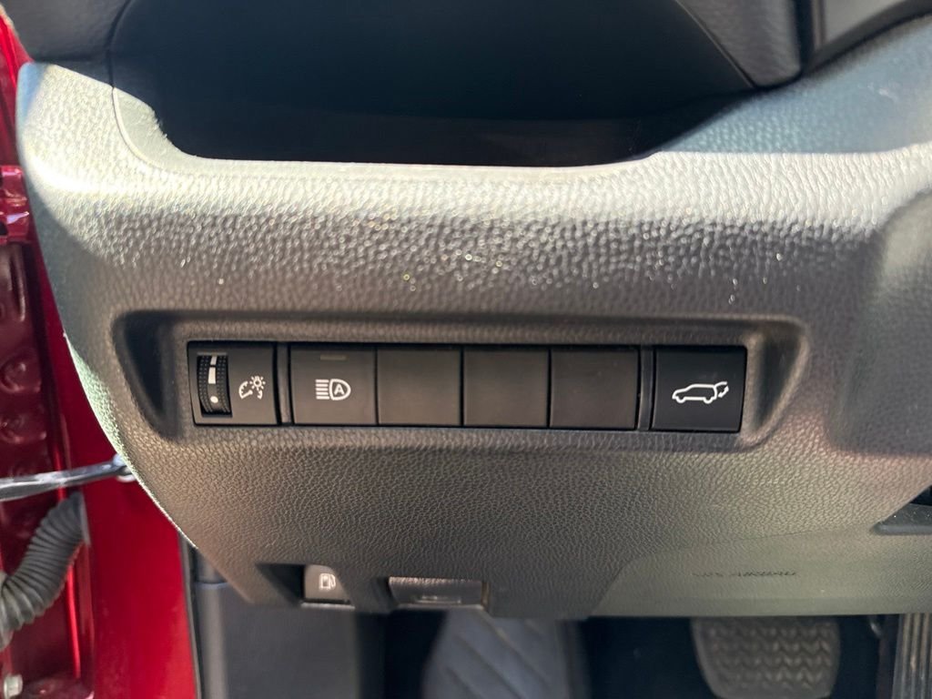 Used 2020 Ruby Flare Pearl Toyota XLE image 17